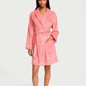 VICTORIA'S SECRET Short Plush Robe Passion Pink XS/S NWT